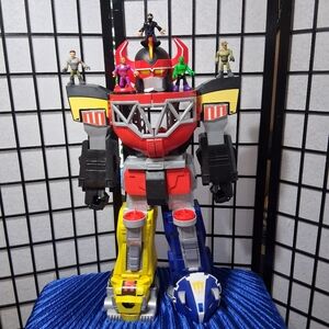 Fisher-Price Imaginext Power Rangers Morphin Megazord. Light Up The Eyes